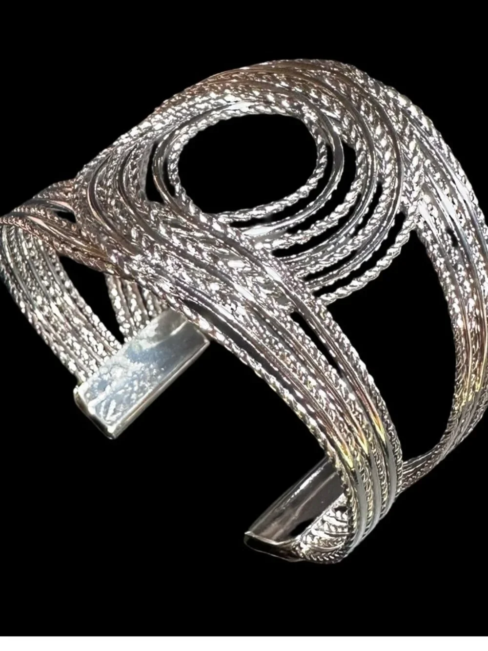 Chunky Cuff Bracelet Silver Tone Womens Costume Jewelry Boho Style NWOT